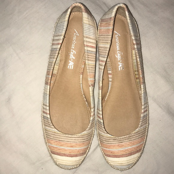 American eagle casual slight heel shoes. - Picture 2 of 2